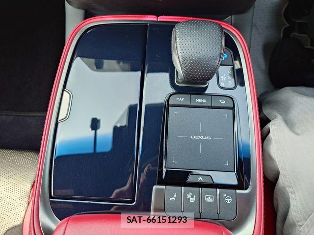 Lexus LS 2021-04 5870935-18