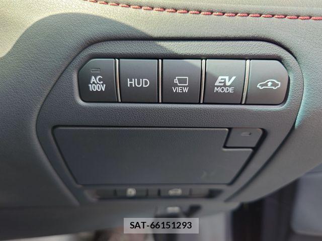 Lexus LS 2021-04 5870935-19