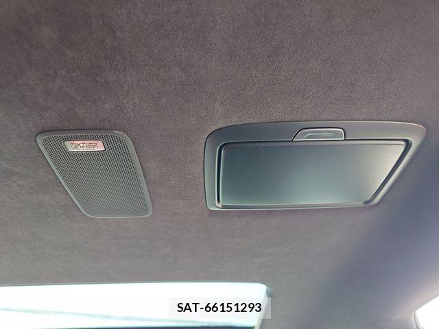 Lexus LS 2021-04 5870935-23