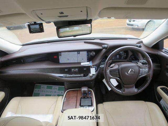 Lexus LS 2018-04 6011660-10