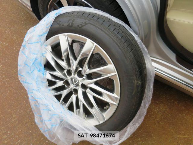 Lexus LS 2018-04 6011660-24