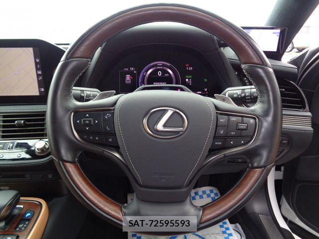 Lexus LS 2021-10 6216400-17
