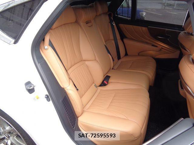 Lexus LS 2021-10 6216400-8