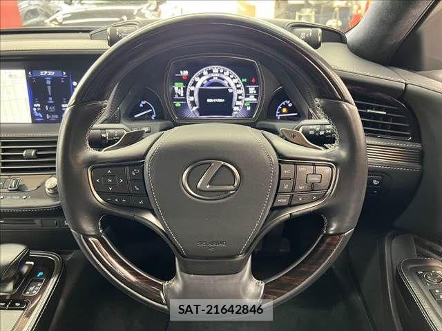 Lexus LS 2017-12 6245195-10