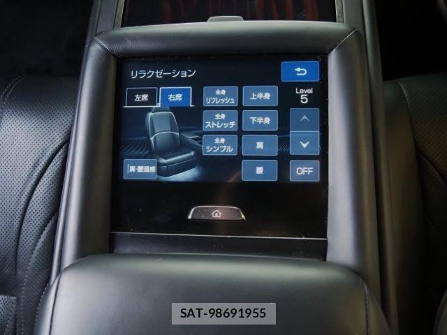 Lexus LS 2019-04 6526536-13
