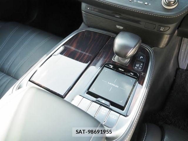 Lexus LS 2019-04 6526536-28