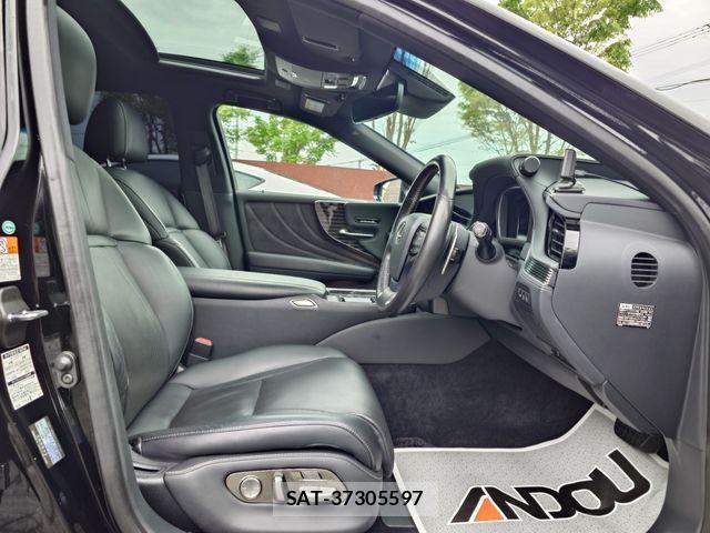 Lexus LS 2017-12 6545551-9