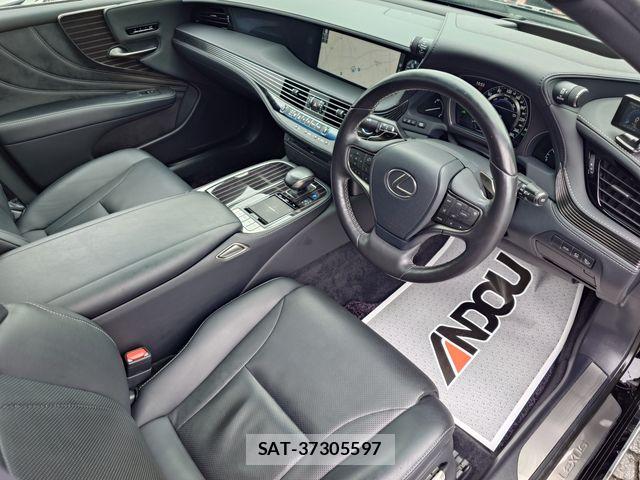 Lexus LS 2017-12 6545551-10