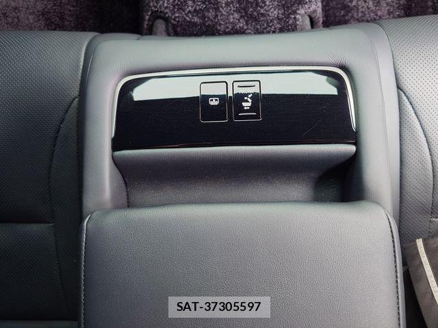 Lexus LS 2017-12 6545551-23