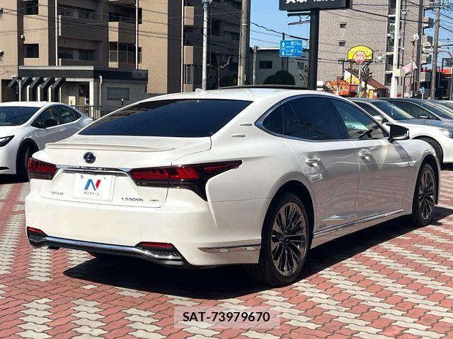 Lexus LS 2021-03 6612860-16