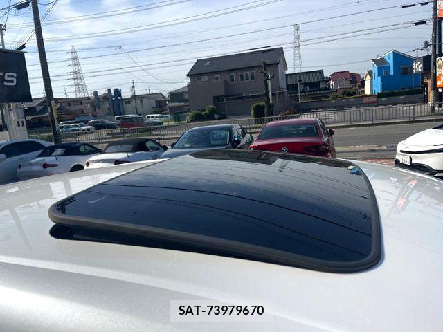 Lexus LS 2021-03 6612860-2