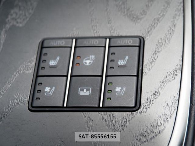 Lexus LS 2023-06 6612862-24