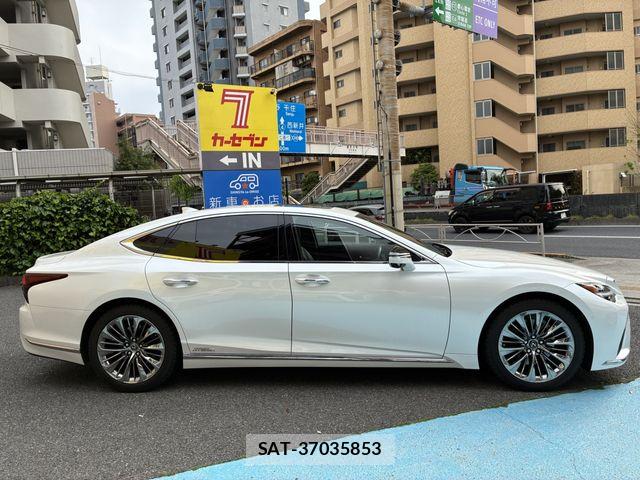 Lexus LS 2021-11 6612861-10