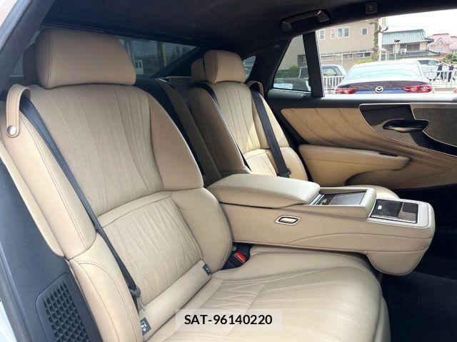 Lexus LS 2020-12 6641837-9