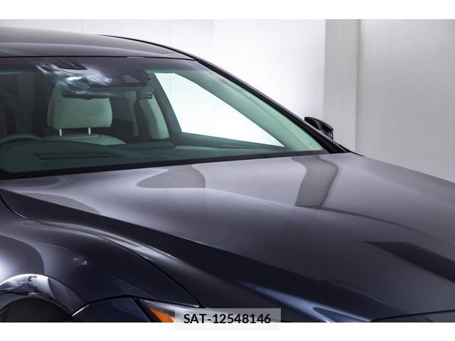 Lexus LS 2022-04 6672275-19