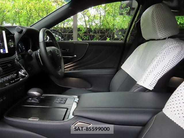 Lexus LS 2023-06 6676684-13