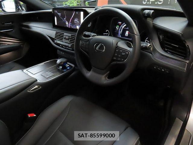Lexus LS 2023-06 6676684-15