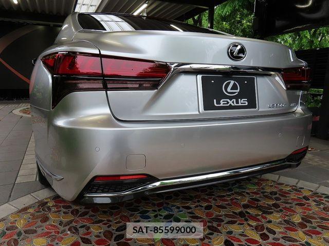 Lexus LS 2023-06 6676684-1
