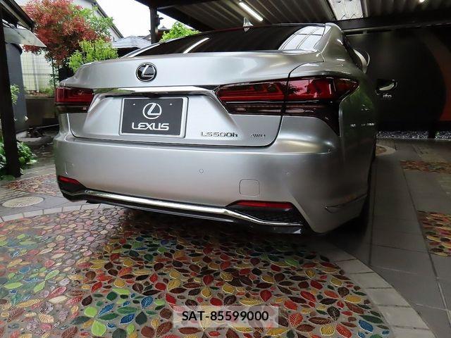 Lexus LS 2023-06 6676684-29