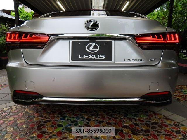 Lexus LS 2023-06 6676684-7