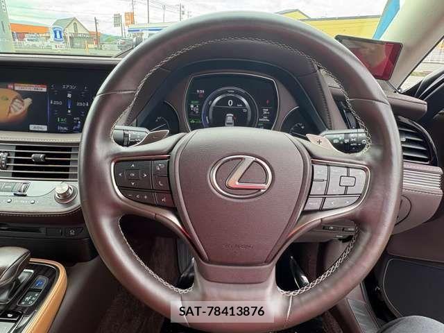 Lexus LS 2018-01 6815701-8