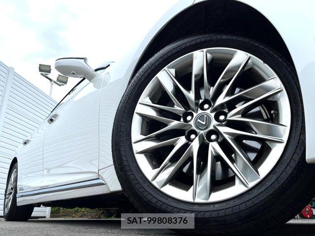 Lexus LS 2018-03 6815712-13