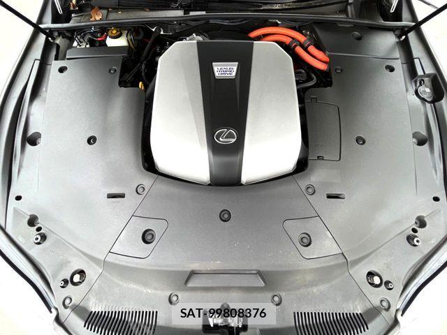 Lexus LS 2018-03 6815712-18