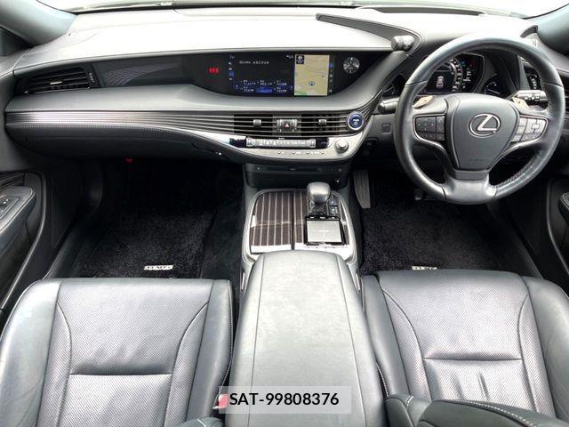 Lexus LS 2018-03 6815712-1