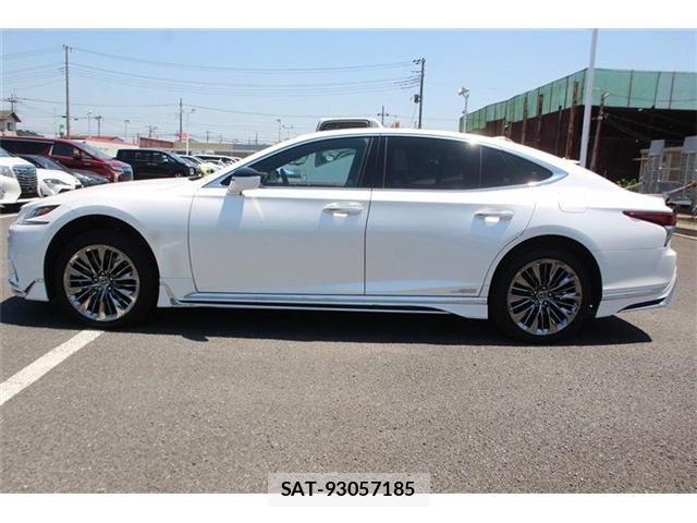 Lexus LS 2017-11 6907737-10