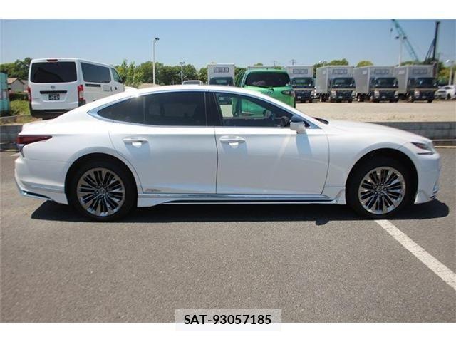 Lexus LS 2017-11 6907737-12