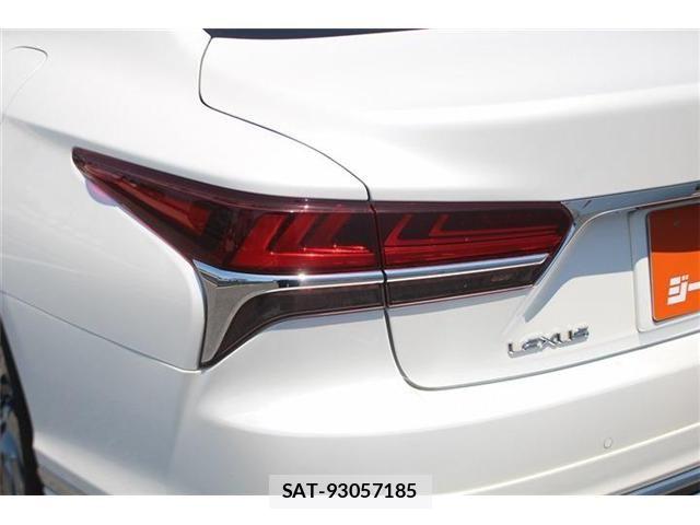 Lexus LS 2017-11 6907737-16