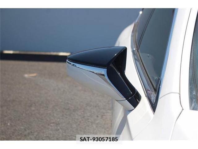 Lexus LS 2017-11 6907737-17