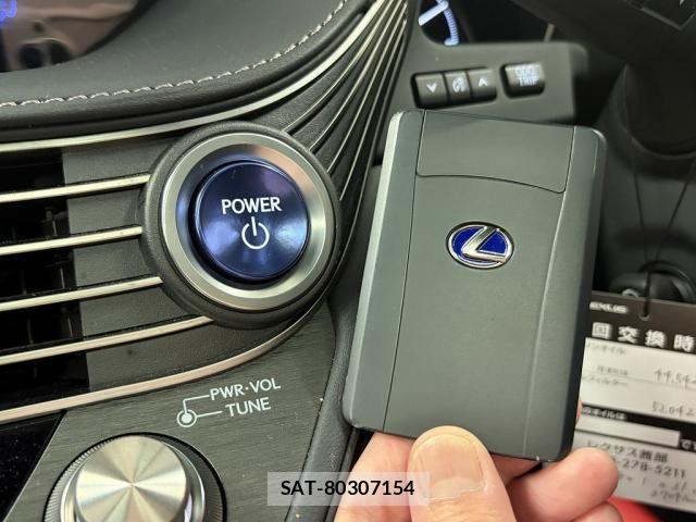 Lexus LS 2018-02 7220991-11