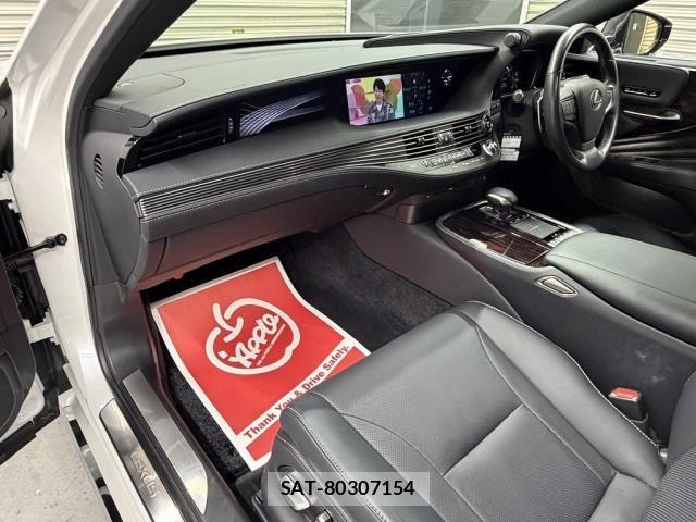 Lexus LS 2018-02 7220991-22