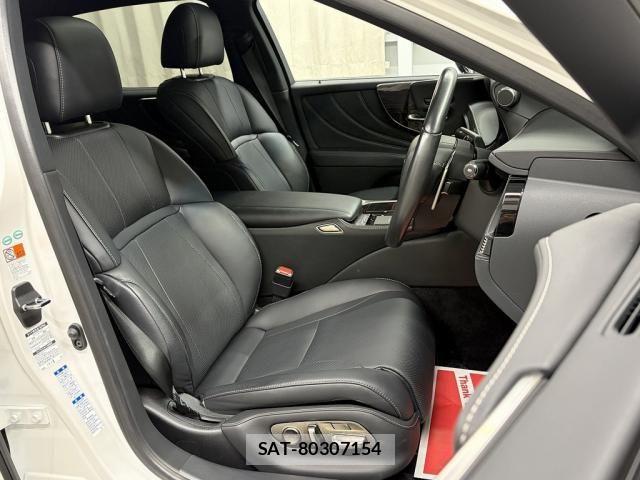 Lexus LS 2018-02 7220991-23