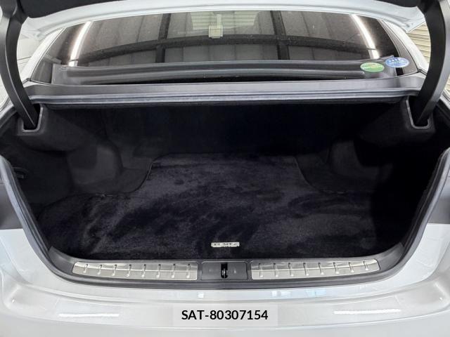 Lexus LS 2018-02 7220991-29
