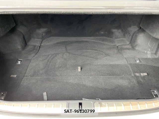 Lexus LS 2018-01 7220989-9
