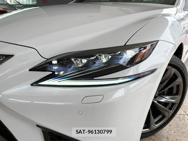 Lexus LS 2018-01 7220989-11