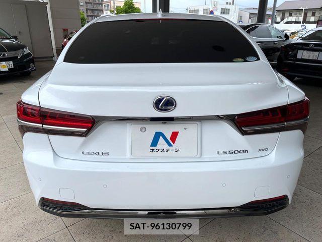 Lexus LS 2018-01 7220989-14