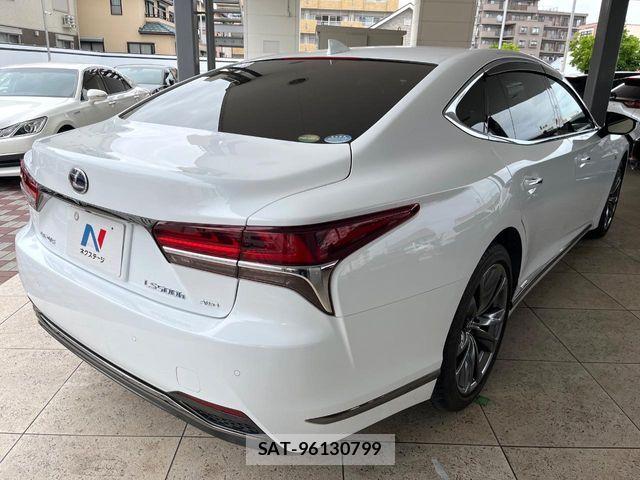 Lexus LS 2018-01 7220989-16