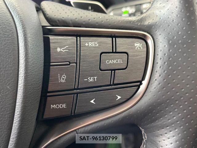 Lexus LS 2018-01 7220989-5