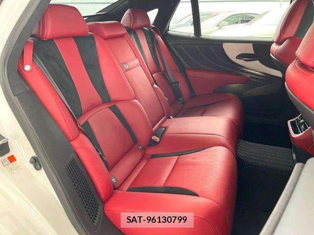 Lexus LS 2018-01 7220989-8