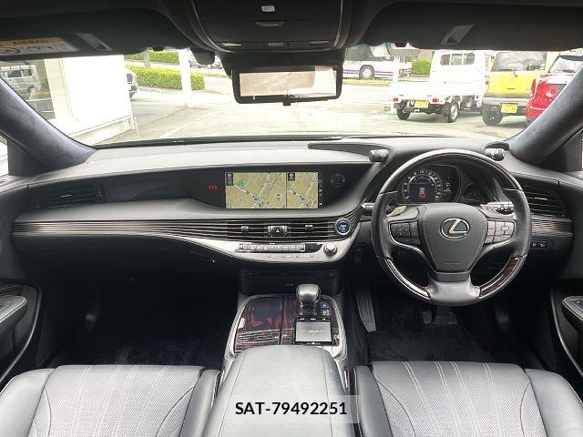 Lexus LS 2019-02 7272229-1