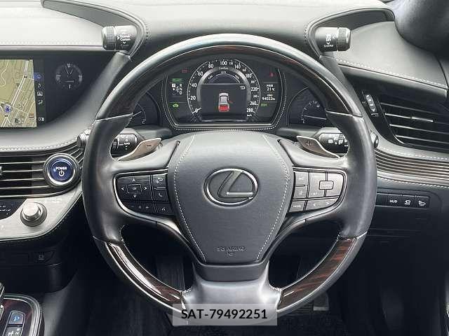 Lexus LS 2019-02 7272229-4