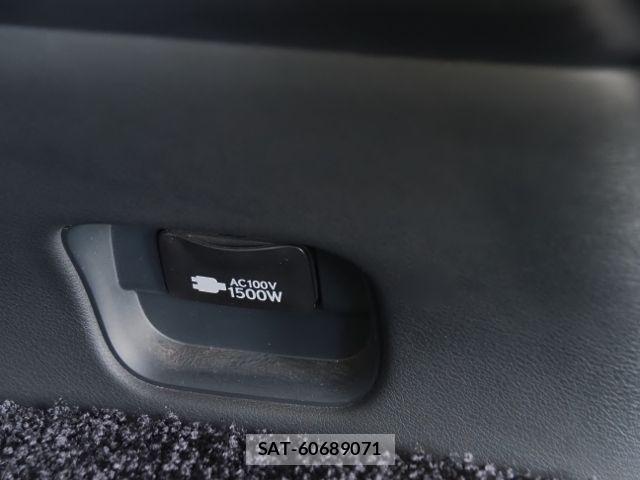 Lexus LS 2022-09 7272231-14