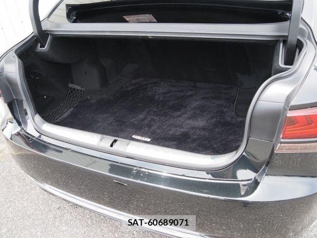 Lexus LS 2022-09 7272231-16