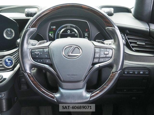 Lexus LS 2022-09 7272231-17