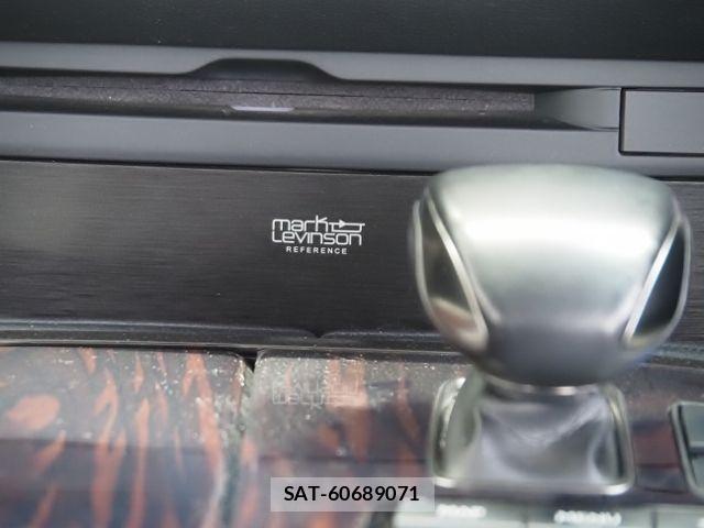 Lexus LS 2022-09 7272231-18