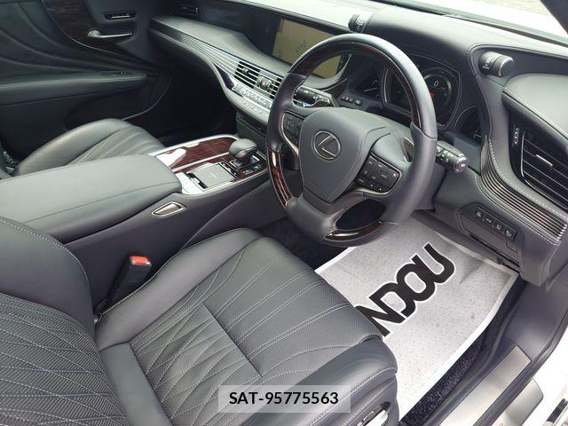 Lexus LS 2018-01 7392678-10