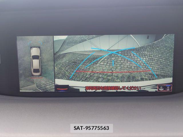 Lexus LS 2018-01 7392678-16